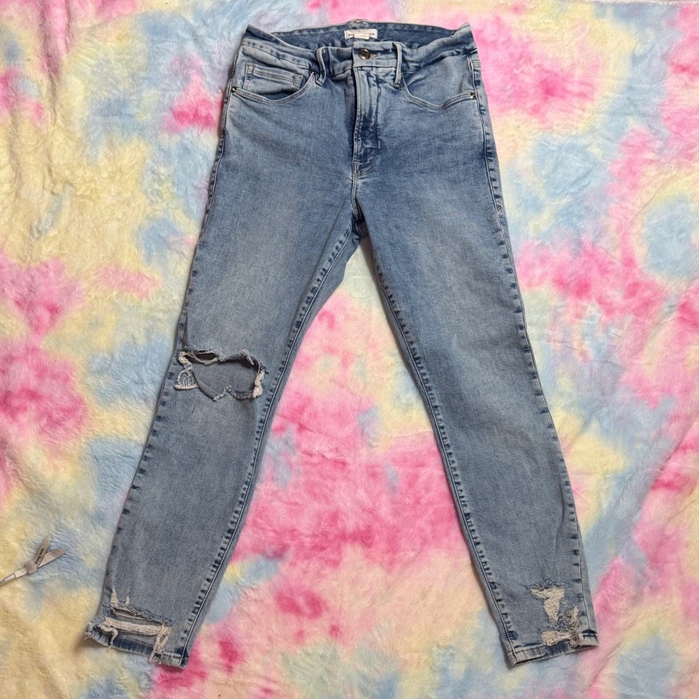 Sz 6 /28 Good American Light Blue Distressed Skinny Jeans